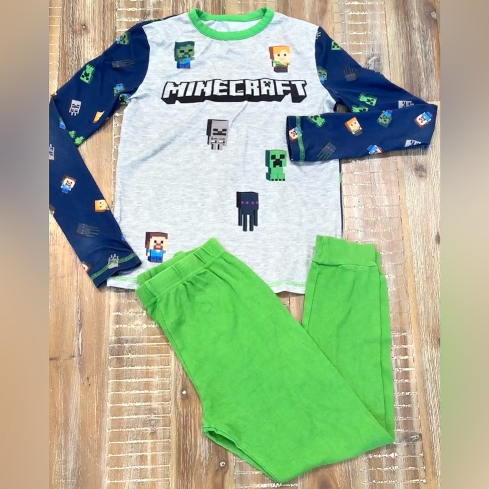 Boys Minecraft pajama set snug fit